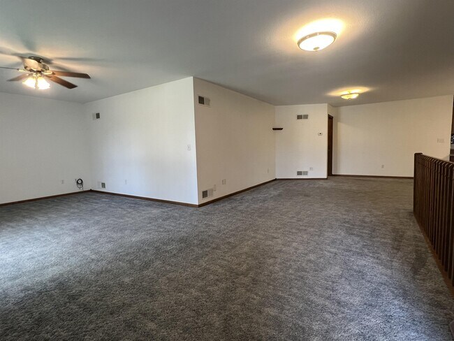 Foto del edificio - 312 E Main St