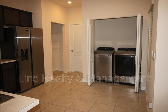 Foto del edificio - 7695 Legacy Trl