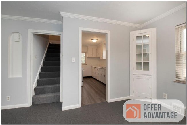 Building Photo - 638 E 240th St