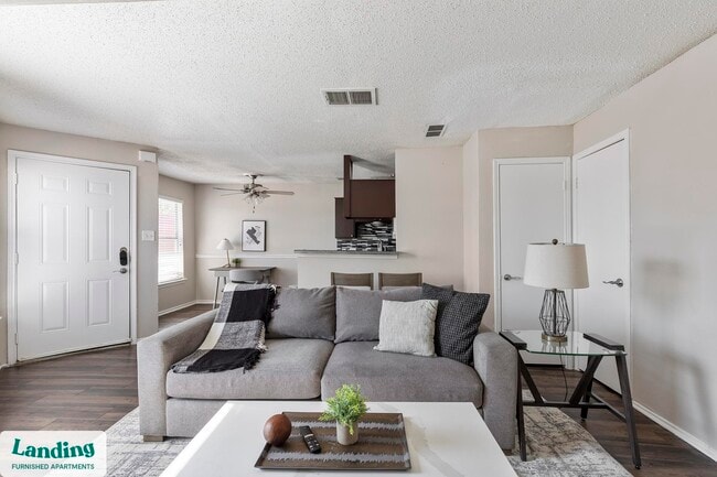 Building Photo - 1919 W Tarrant Rd