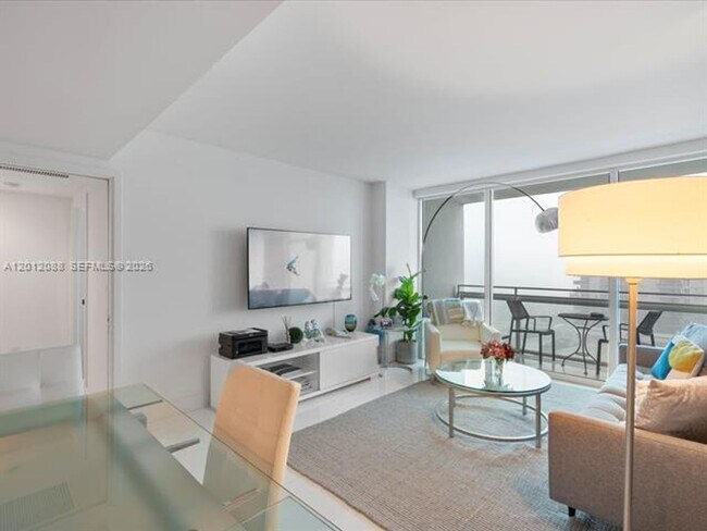 Foto del edificio - 6801 Collins Ave