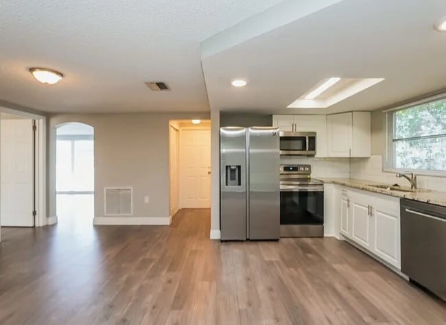 Building Photo - 9405 Gray Fox Ln