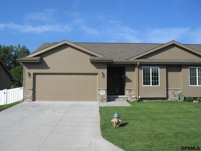 Foto del edificio - 3031 Lakeside Dr