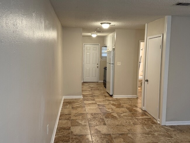 Building Photo - 221 Farrell St