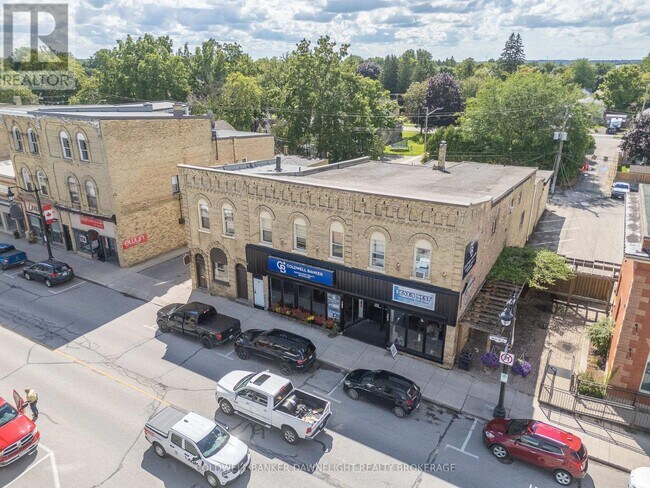 Photo du bâtiment - 383-383 Main St S