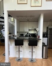 Building Photo - 182 Gay St