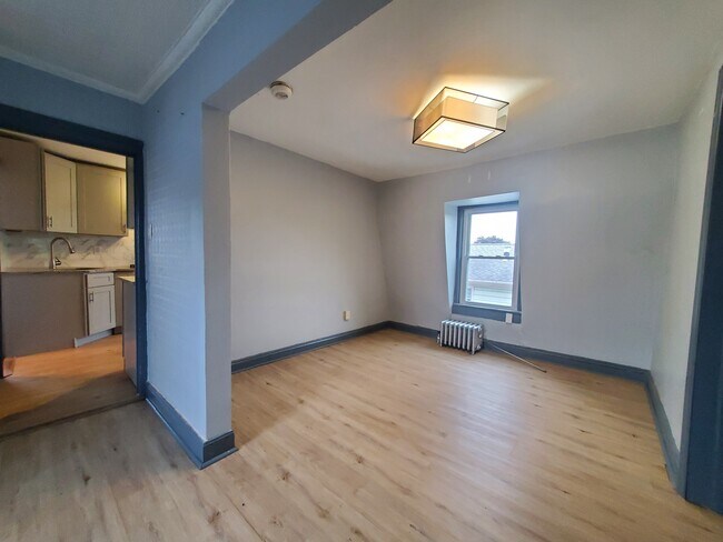 Unit 3 - 66 Broadway