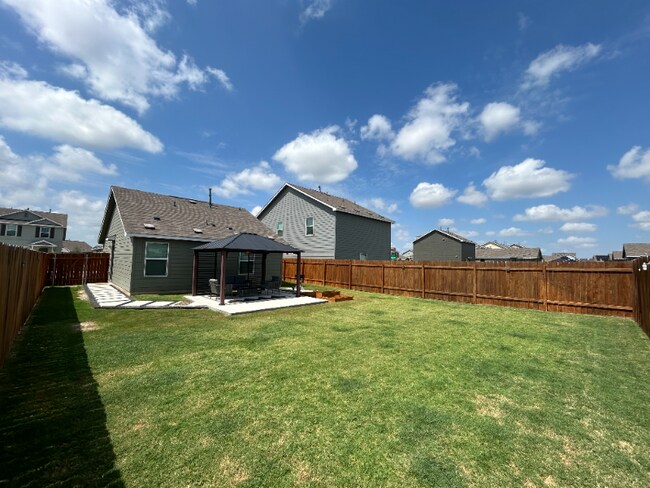 Foto del edificio - 13904 Mussel Rn