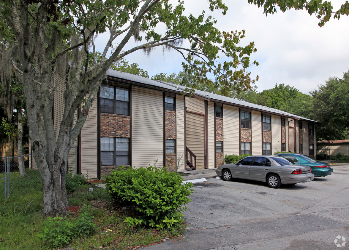 Primary Photo - Pembroke Apartments