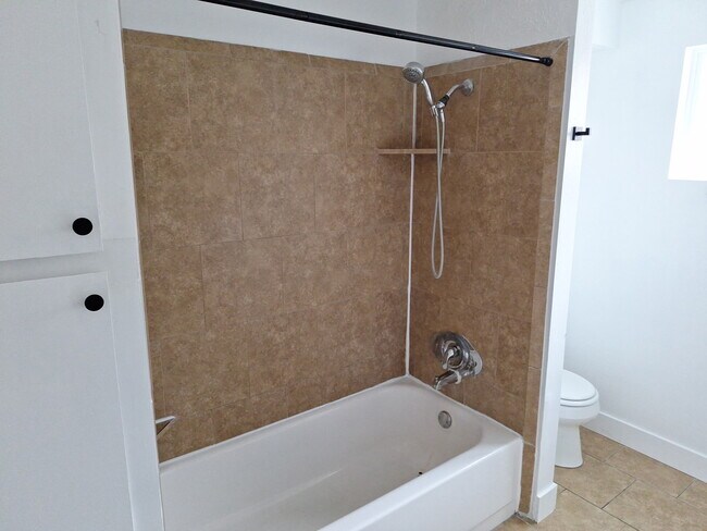 Foto del edificio - Roy 4-plex 1958