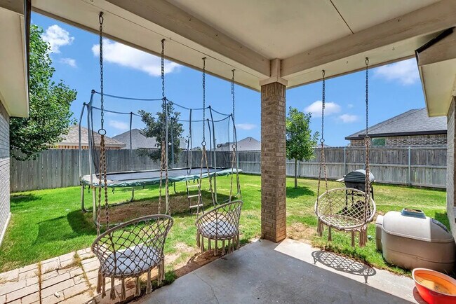 Foto del edificio - 6008 Ridge View St