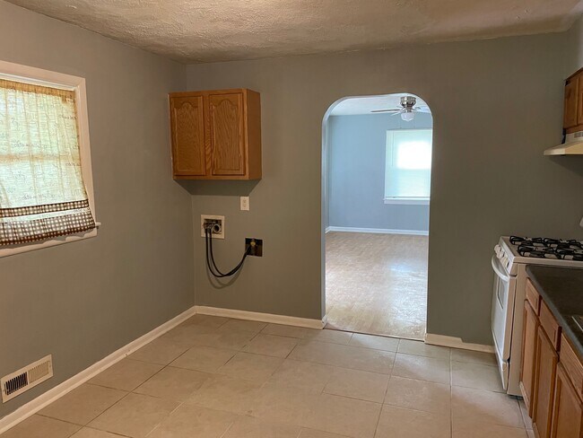 Photo - 13100 Meadowlawn Dr House