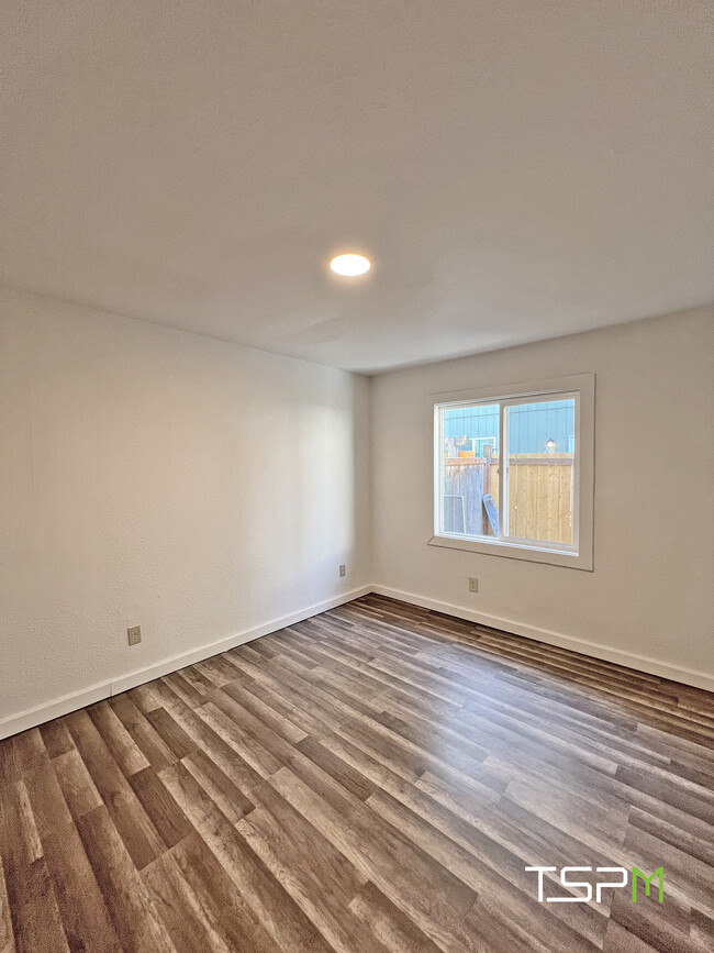 Building Photo - 5614 McKinley Ave
