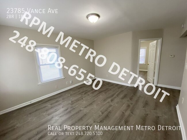 Building Photo - MOVE IN READY  2 BEDROOM RANCH IN HAZEL PARK