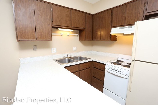 Building Photo - 1112 Western Hills Dr