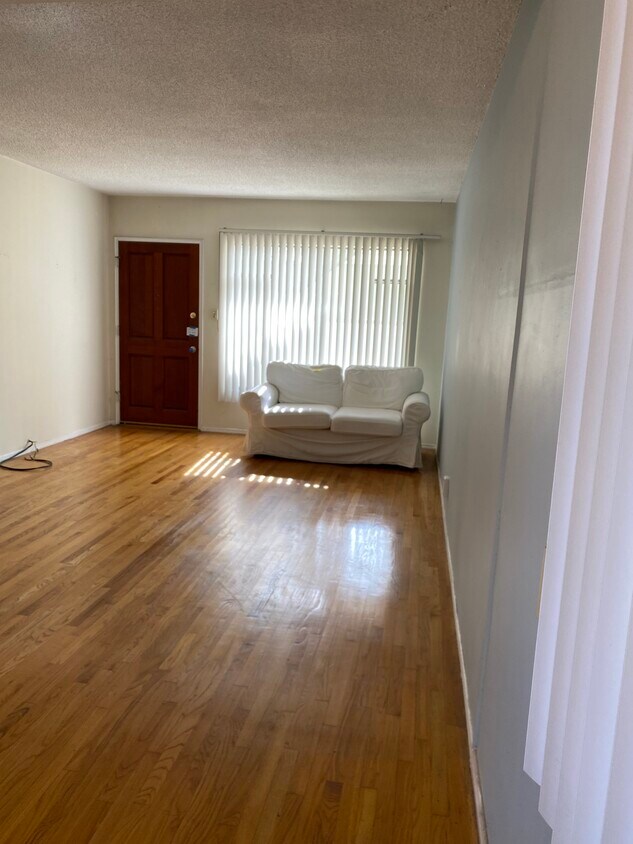 Living Room - 5065 Cartwright Ave
