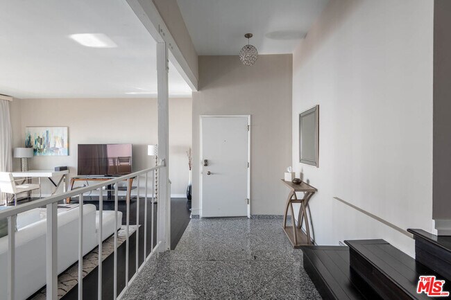 Foto del edificio - 18065 W Coastline Dr