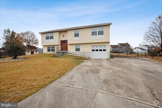 Building Photo - 7600 Red Fox Ct