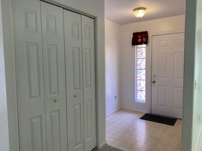 Foto del edificio - 2 Bed 2 Bath Townhome