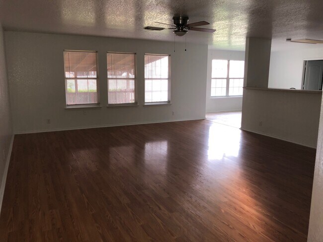 Sala de estar - 867 Spyglass Dr