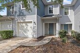 Foto principal - "Charming 3 Bed, 2.5 Bath Townhouse in Jac...