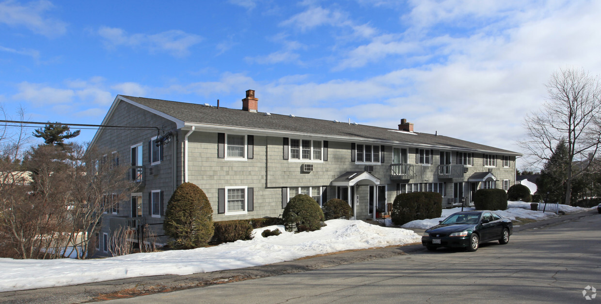Building Photo - Town & Country Apartments
