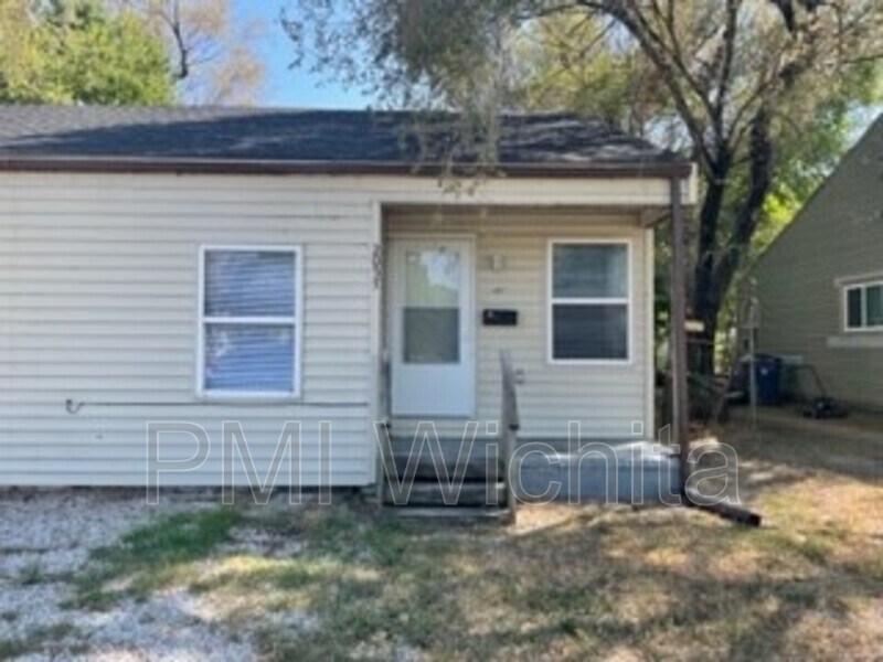 Foto principal - 2057 E 9th St N