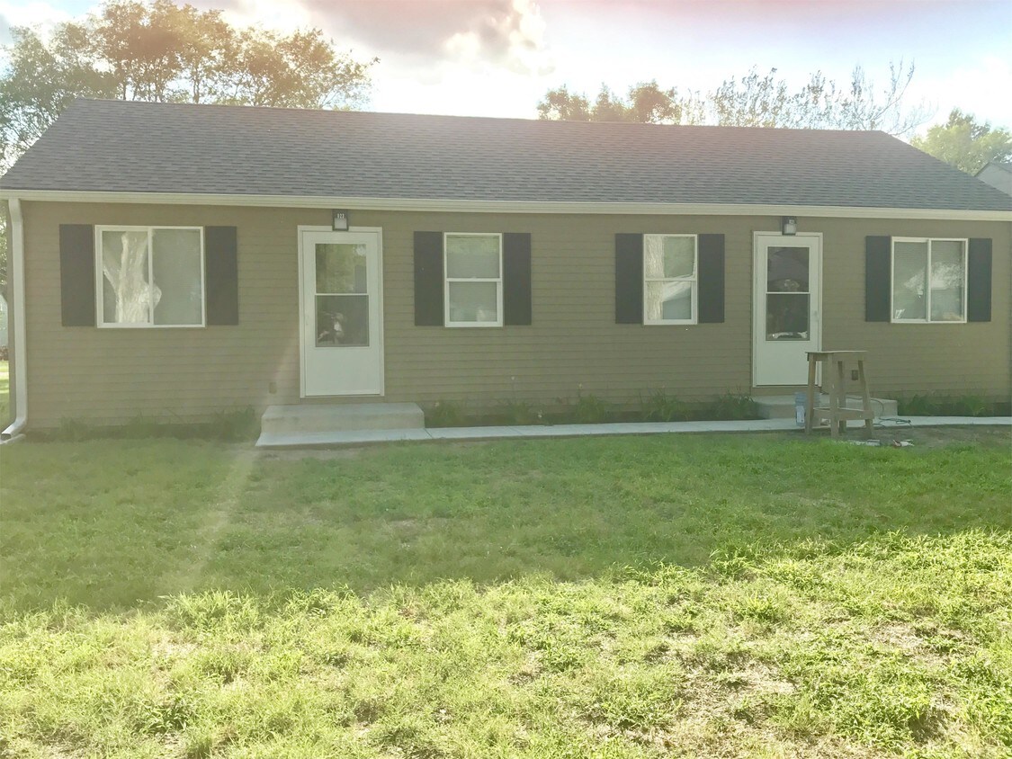 823 S Terrace Dr Unit 1, Wichita, KS 67218 Apartment for Rent in