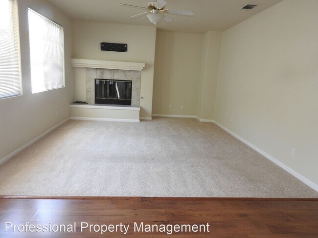 Foto del edificio - 4 br, 2.5 bath House - 4933 Forest Creek Way