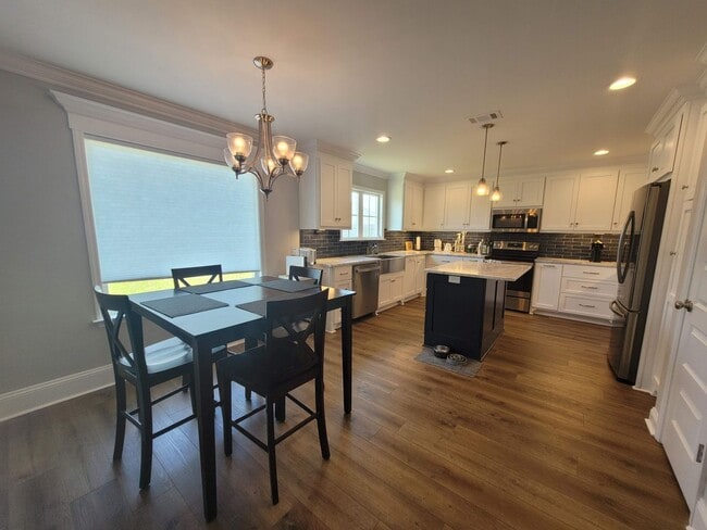 Building Photo - Stunning 4-Bedroom Home in Knights Landing...