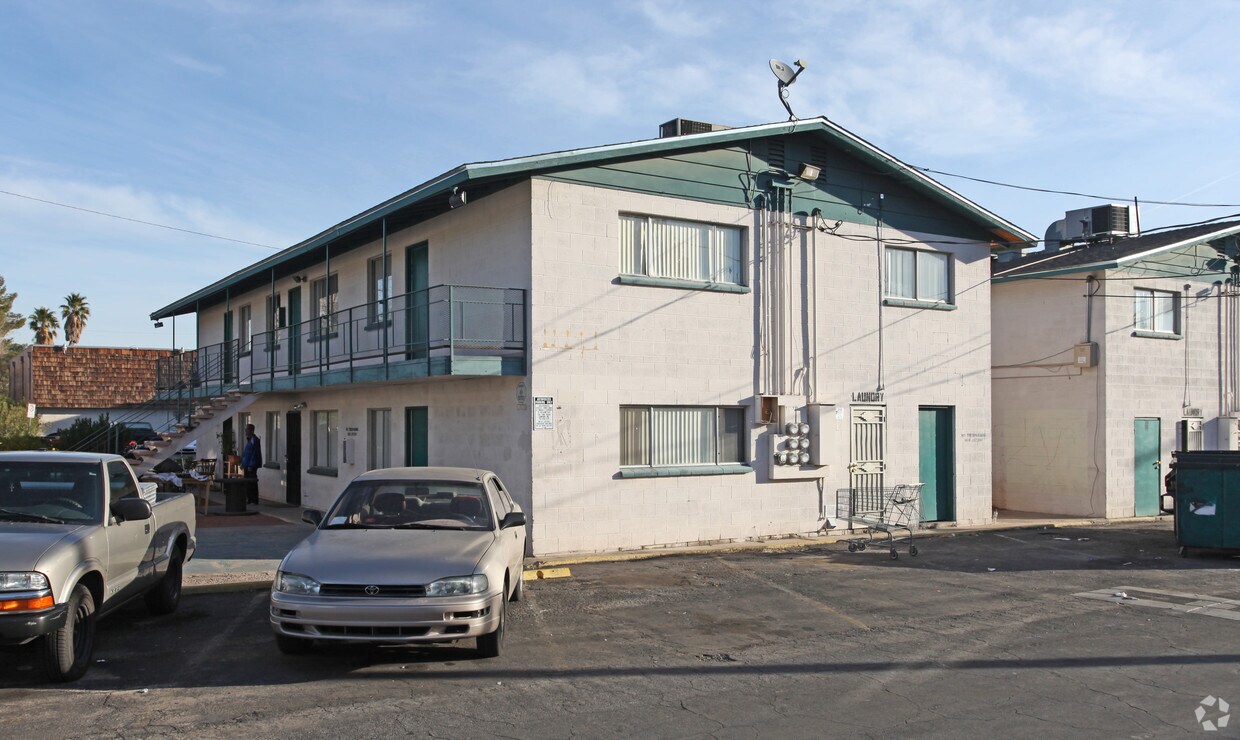 2316 Clifford Ave, Las Vegas, NV 89104 Apartments in Las Vegas, NV