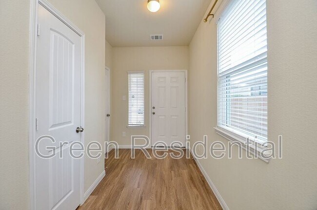 Foto del edificio - 5815 Adelaide River Dr