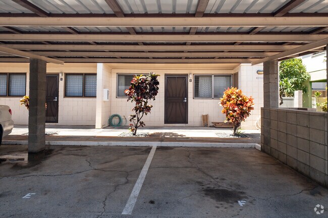 Building Photo - 708 Olokele Ave