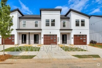 Building Photo - 877 Felix Way