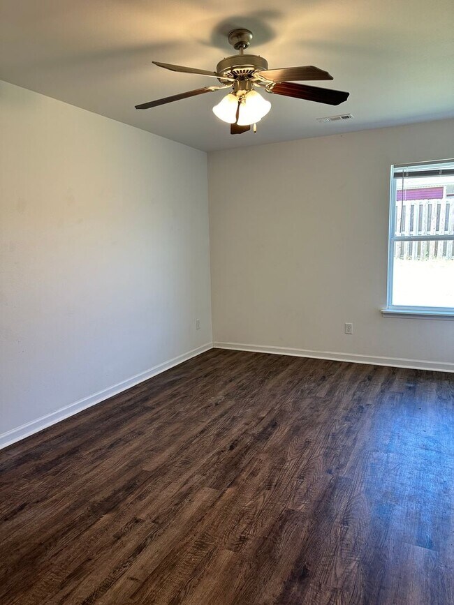 Foto del edificio - Newly built 3 bedroom, 2 bathroom duplex w...