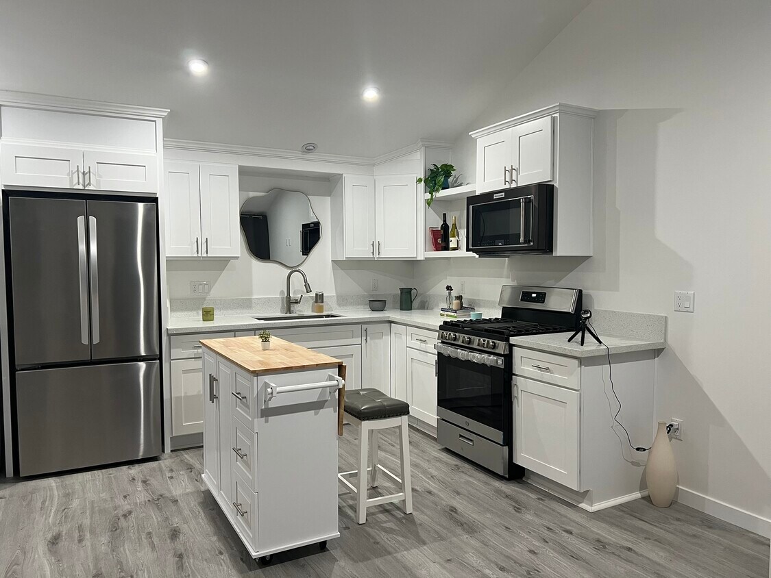 Cocina - 4555 Narrot St