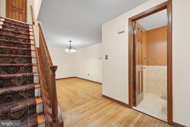 Building Photo - 153 Thoreau Dr