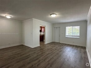 Building Photo - 1400 NE 56th St