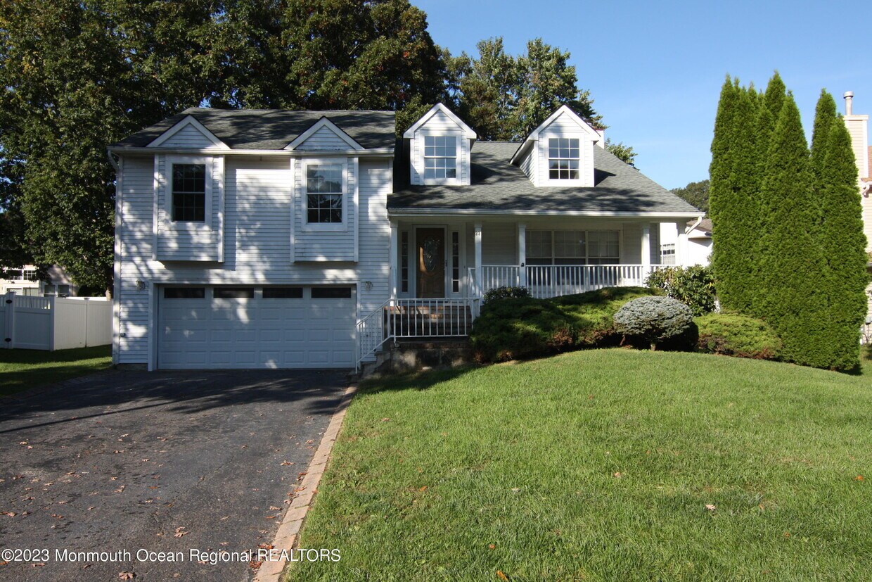 23 Spruce Hollow Dr, Howell Township, NJ 07731 House Rental in Howell