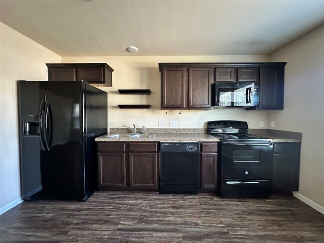 Building Photo - 16697 E Hammon