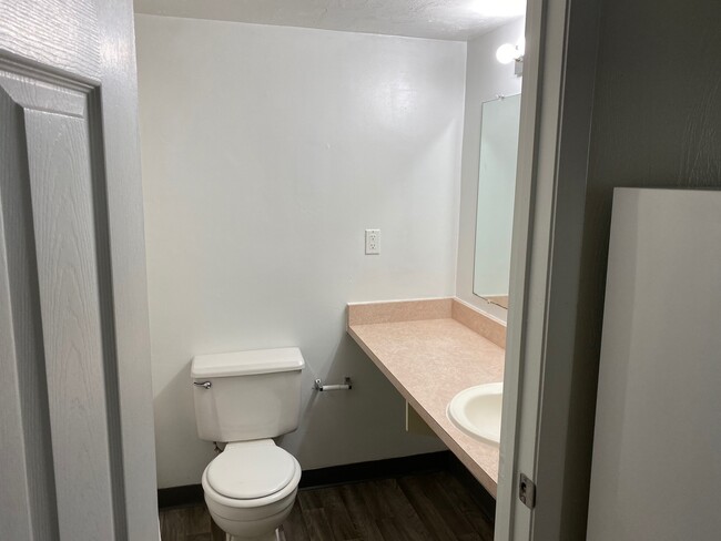 lg. Bathroom - 2115 S Atlantic Ave