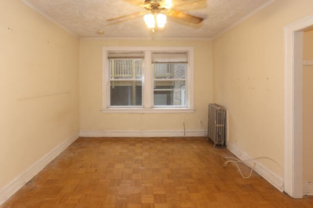 Foto del edificio - 653 W Belmont Ave