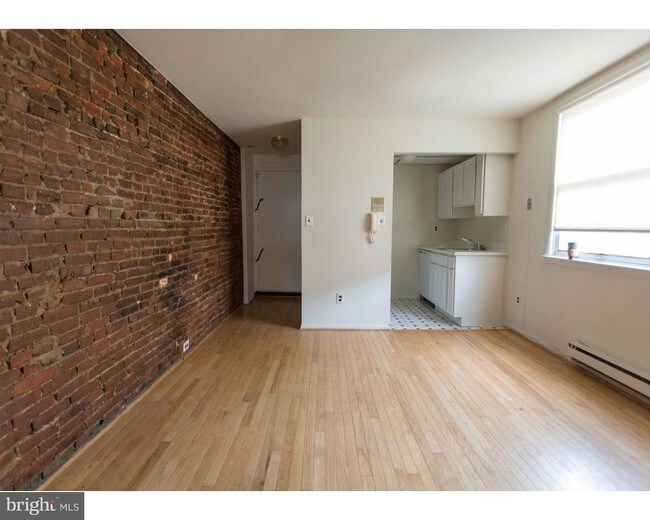 Building Photo - 727 Spruce St