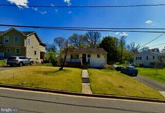 Building Photo - 6451 Maplewood Dr