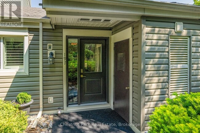 Photo du bâtiment - 197 Escarpment Crescent