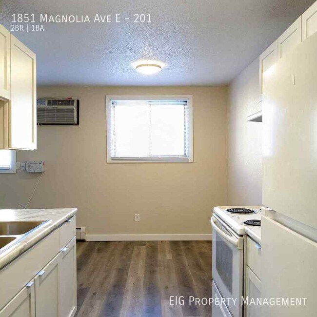 Building Photo - Available 6/7/2024