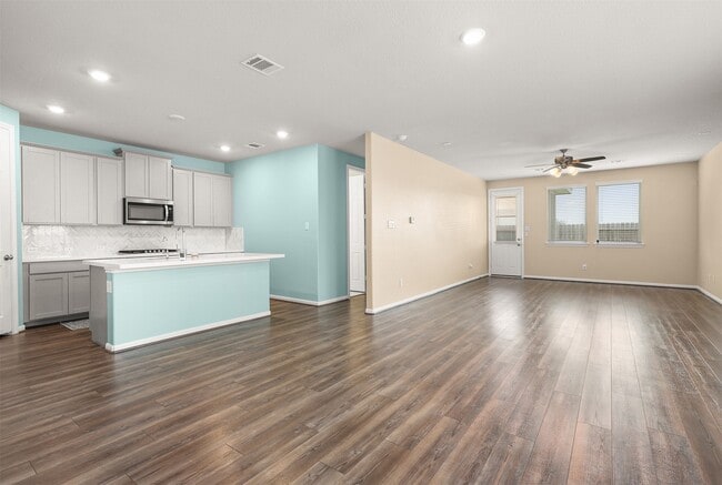 Building Photo - 2108 Sweet Bay Dr