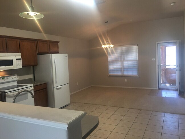 Foto del edificio - **BEAUTIFUL MONTEREY ADDITION HOME**