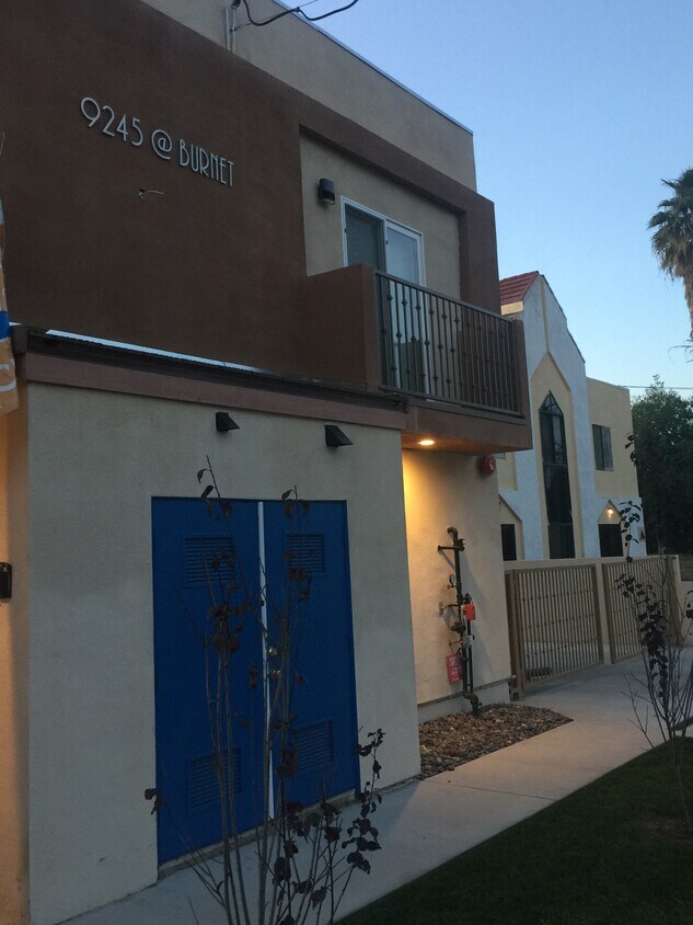 9245 Ave Unit 1, Los Angeles, CA 91343 Condo for Rent in Los