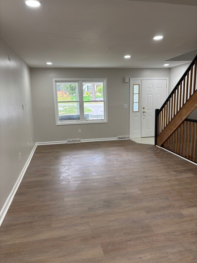 Sala de estar - 113 Woodin Rd